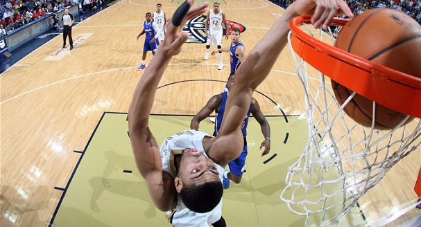 Anthony Davis reverse dunk Pelicans
