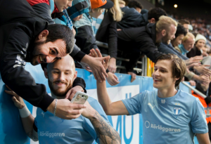 Malmo fans Thern selfie